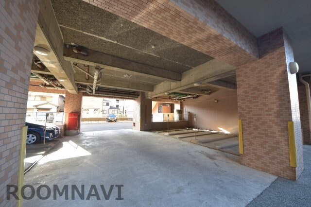 物件外観写真2　(駐車場です)