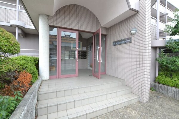 エントランス(清潔なエントランスです)