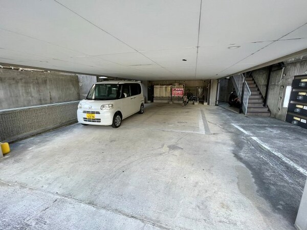 駐車場(駐車スペースもあります)