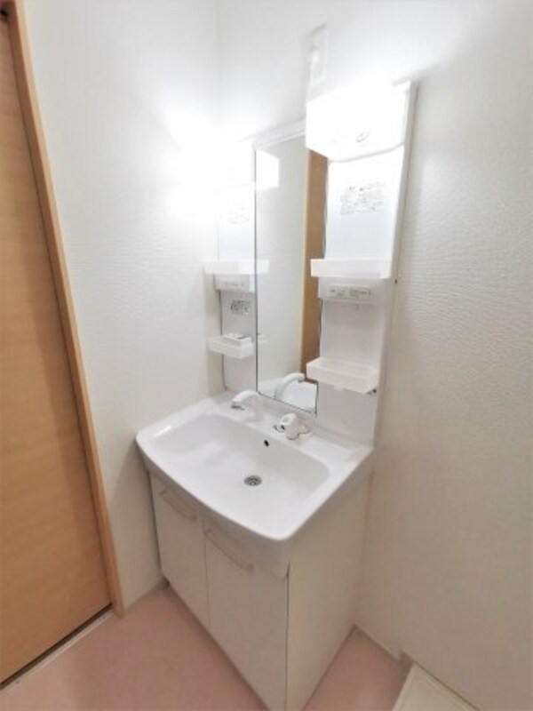 洗面・脱衣所(同物件、類似間取りのイメージ写真です。)