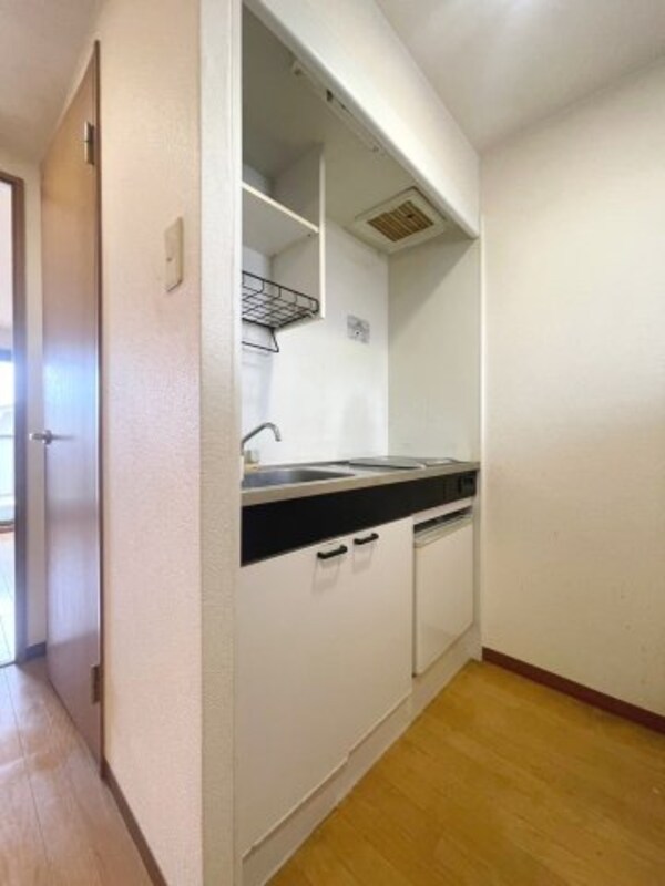 キッチン(同物件、類似間取りのイメージ写真です)