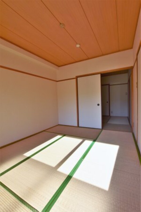寝室(同物件、別号室の参考写真です。)