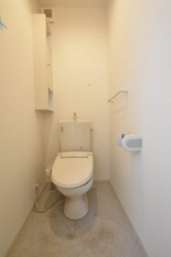 トイレ(同建物、別部屋の写真です。参考にご覧ください。)