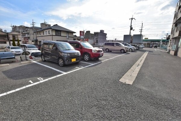 駐車場(駐車スペースもあります)