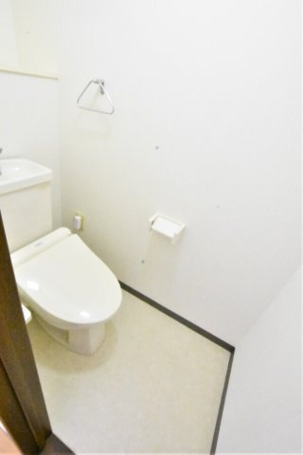 トイレ(清潔感のあるトイレです)