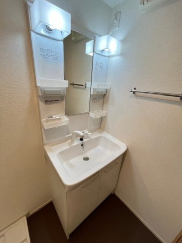 洗面・脱衣所(同施工業者、別物件、類似間取りのイメージ写真です)