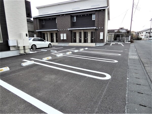 駐車場(敷地内に駐車場がございます。)