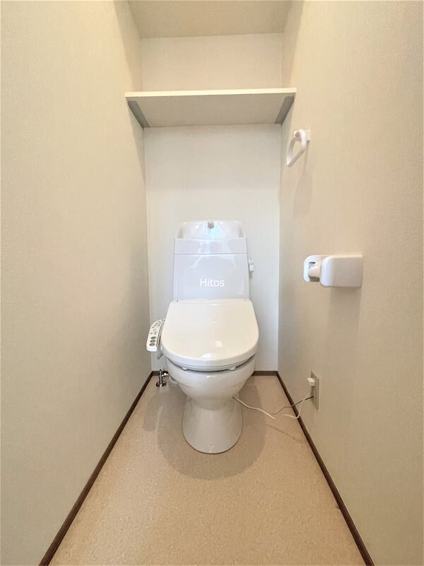 トイレ(トイレは温水洗浄便座を設置してあります。)