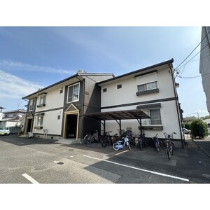 ヴィラエバーグリーンC棟外観写真