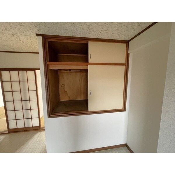 内装他