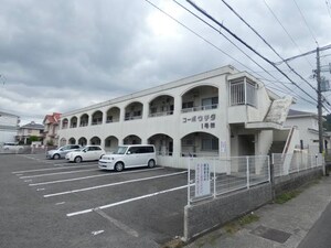 コーポウチタ1号棟外観写真