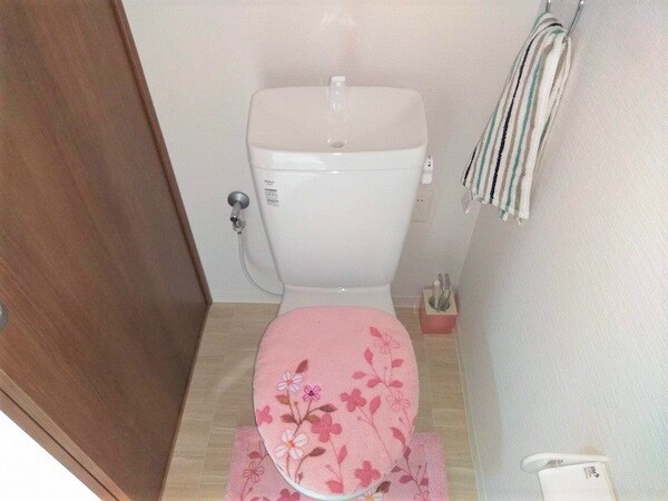 トイレ(トイレ　※同間取りのモデルルーム写真です。)