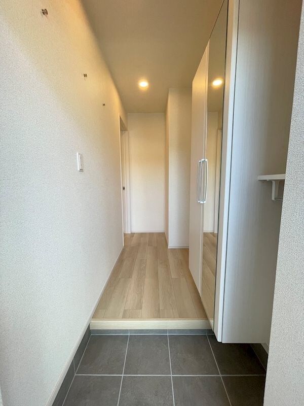 玄関(別部屋参照)