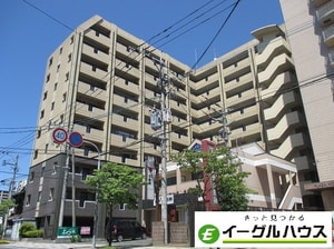 E.POPULAR外観写真