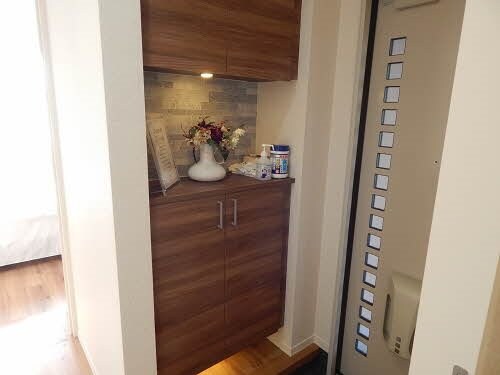 物件内観写真8　(玄関ホール)