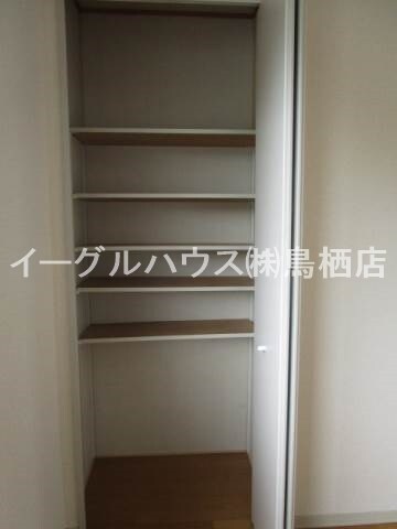 物件内観写真13　(小物入れ)