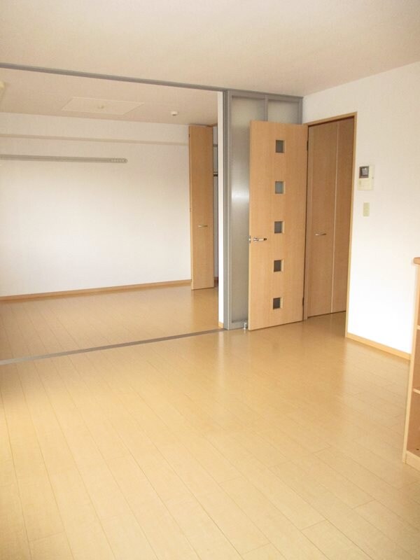 物件内観写真4　(人気のカウンターキッチンのお部屋)