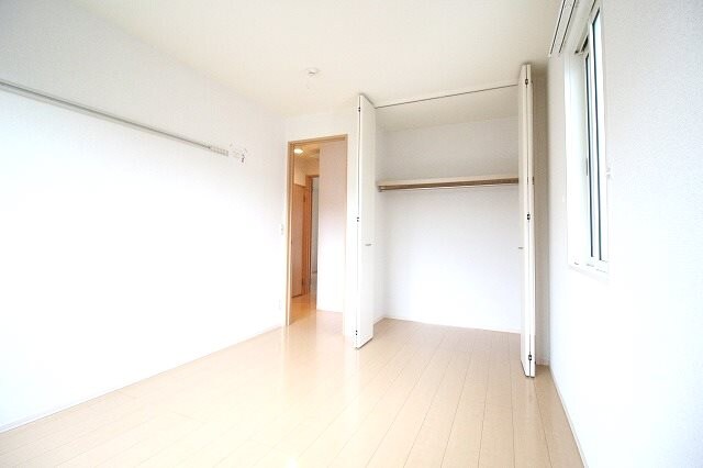 物件内観写真6　(ベッドも置ける寝室)