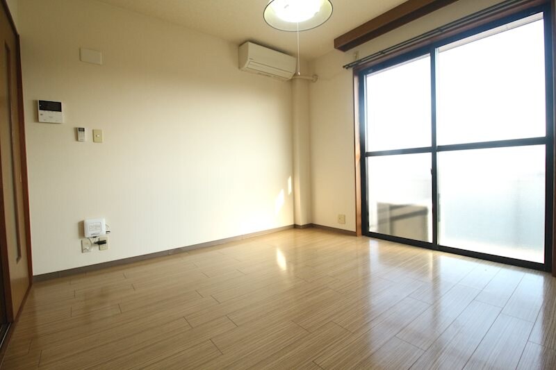 ジュンスティルのベッドルーム