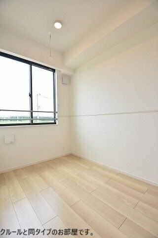 物件内観写真8　(サンルーム)