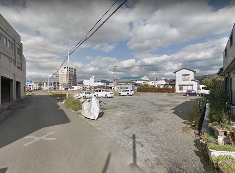 梶原ビルの駐車場