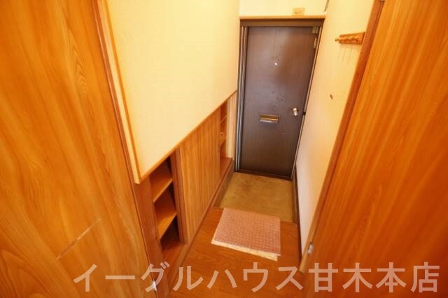 山下アパートの玄関