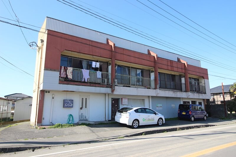 山下アパートの駐車場