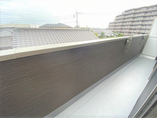 ベランダ(同タイプ物件写真参照)