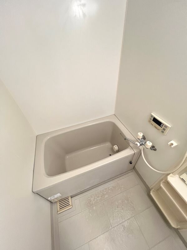 風呂画像(写真は別のお部屋のものになります。)