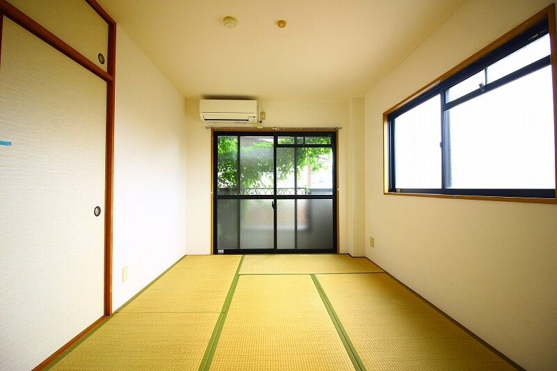 物件内観写真14　(※実際はエアコン無し)