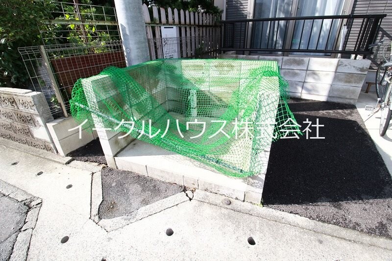 物件内観写真14　(ゴミ庫)