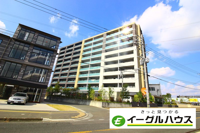 サンリヤン三国が丘駅前