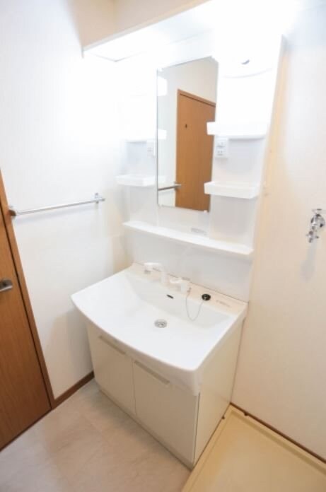 物件内観写真8　(退去予定の為別部屋の写真使用)