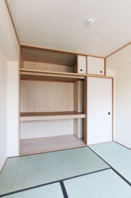 物件内観写真10　(退去予定の為別部屋の写真使用)