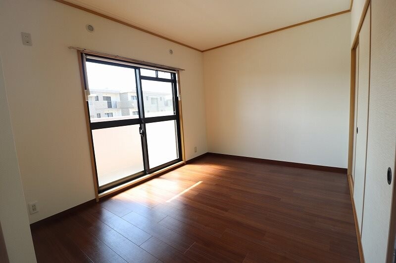 物件内観写真6　(※反転写真使用)