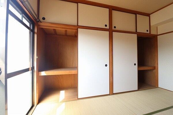収納(別部屋写真使用)