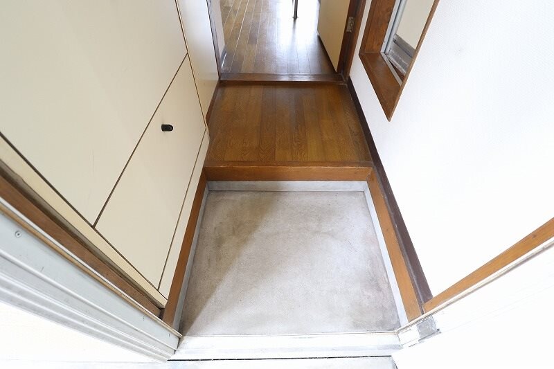 ハイデンス高雄Bの玄関(別部屋写真使用)