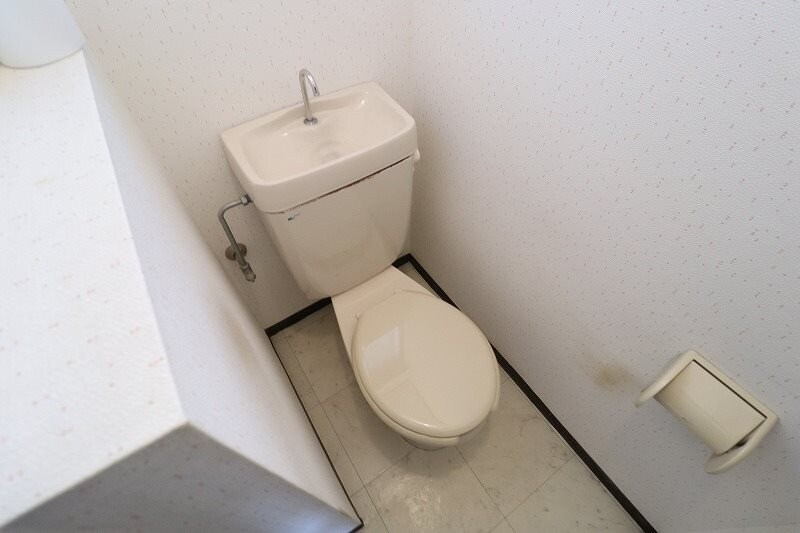 ハイデンス高雄Bのトイレ(別部屋写真使用)