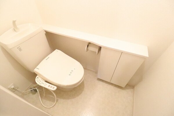 トイレ(退去予定の為別部屋の写真使用)