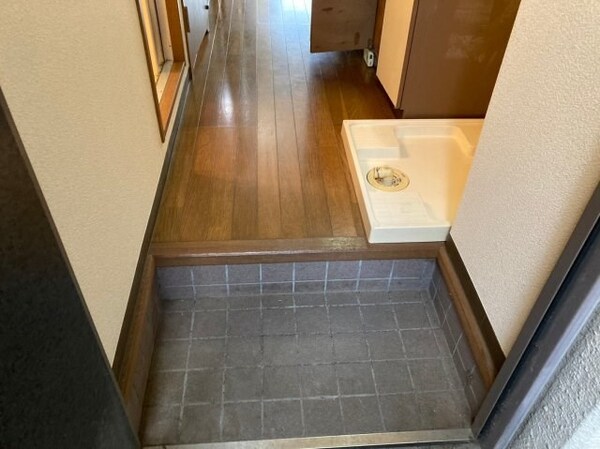 玄関(※掲載情報と物件の現況が異なる場合、現況を優先するものとしま)