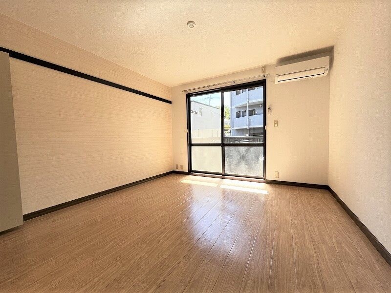 物件内観写真4　(別部屋写真使用)