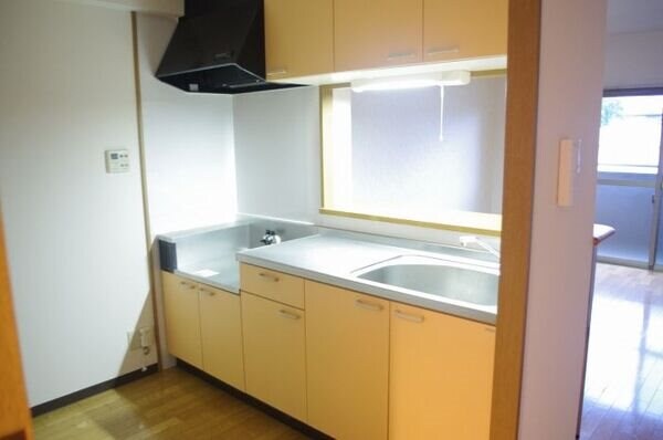 物件内観写真2　(別部屋写真使用)