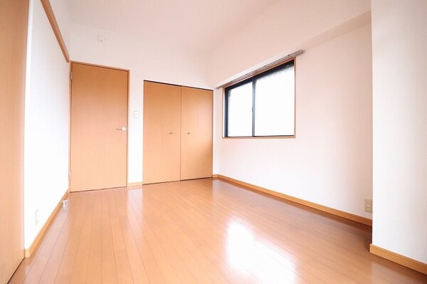 ベッドルーム(別部屋写真使用)