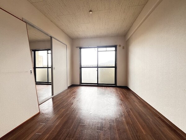ベッドルーム(別部屋写真使用)