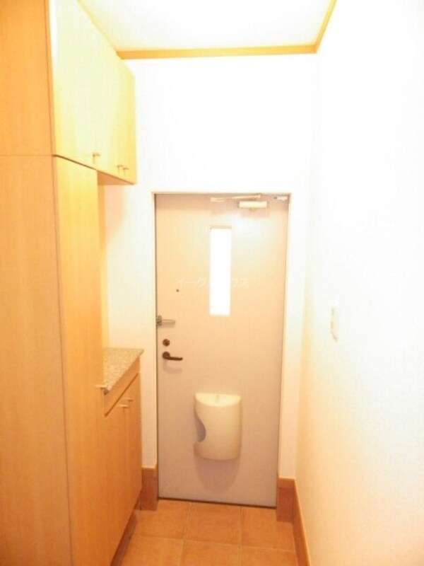 玄関(別部屋写真使用)