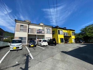 高良内コーポ外観写真