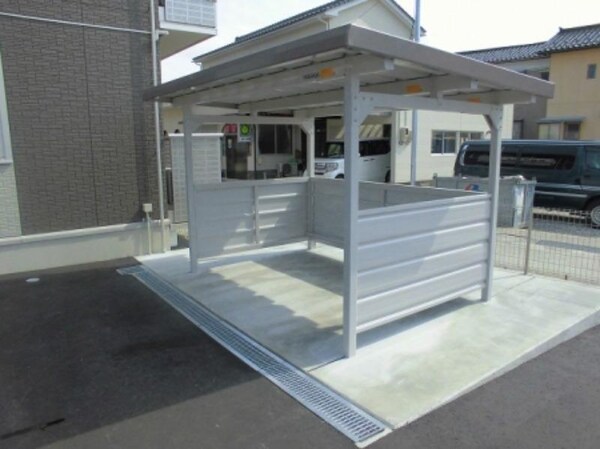 駐車場・駐輪場