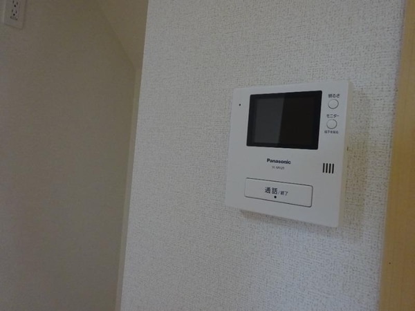 セキュリティ(クスリのアオキまで900m)