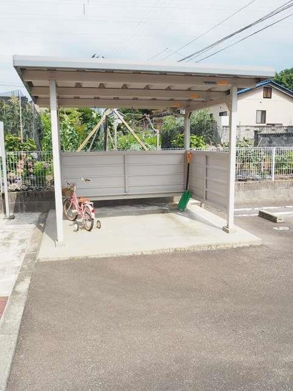 駐車場・駐輪場