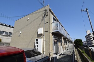 ラウレア構Ａ棟外観写真